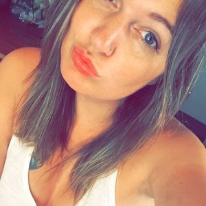 Meet your Posher, Raina