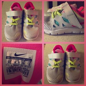 2 pair of sneakers, 1 Nike size 9 and 1 gap s8