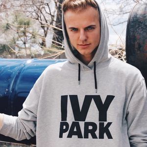 Meet your Posher, Adam