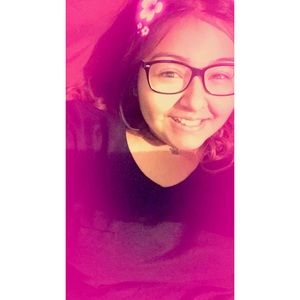 Meet your Posher, Monica