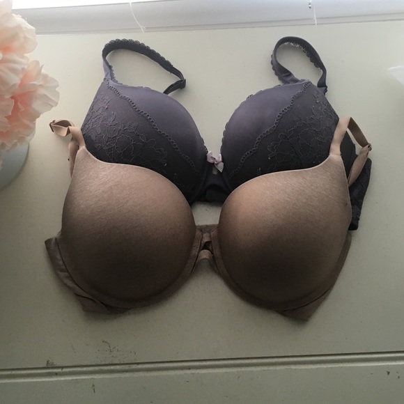 BODY BY VICTORIAS SECRET 32DDD-TWO BRAS FOR ONE $!