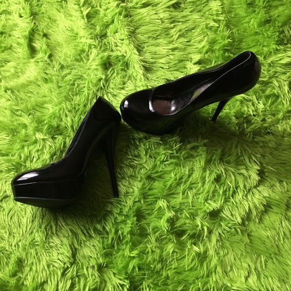 Black platform bottom heels size 8