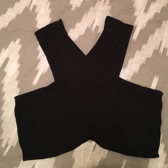 Garage crop top - Picture 1 of 1