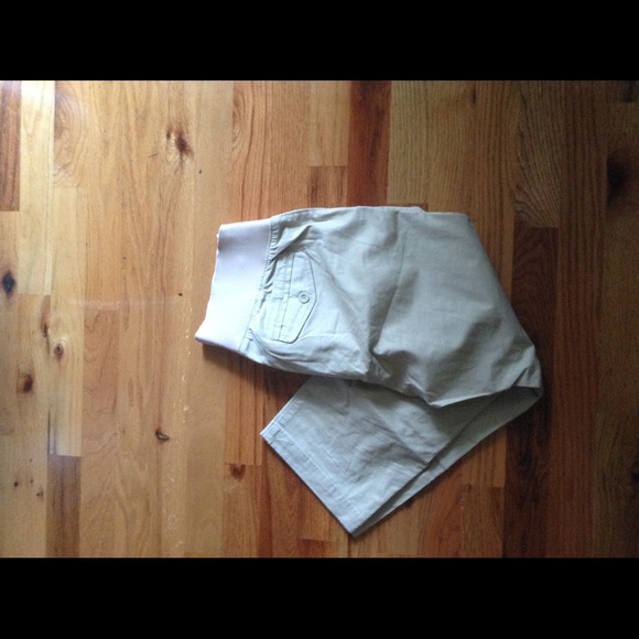 Maternity capris