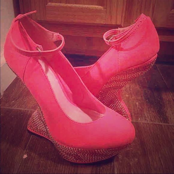 Breckelles high heal -pink Size 8.5-9