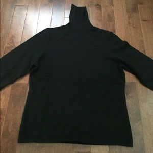 Beautiful black 100% cashmere turtleneck sweater