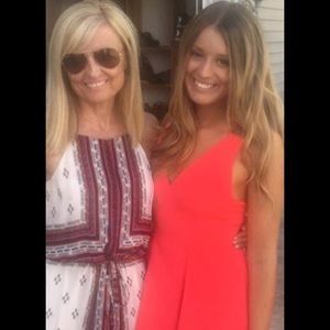 Meet your Posher, Suzanne