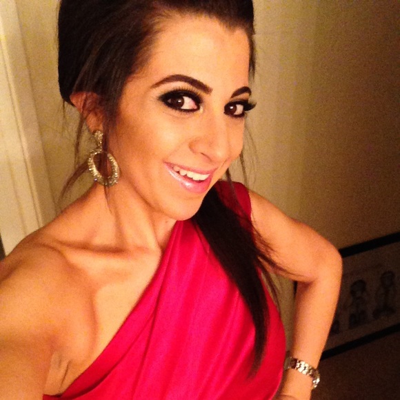 Meet your Posher, Theresa - Picture 1 of 1