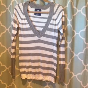 American Eagle v-neck sweater