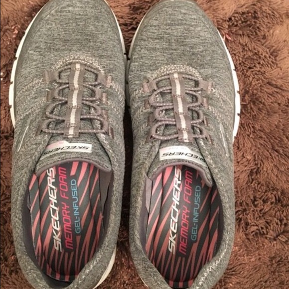 Size 5 skechers running shoes