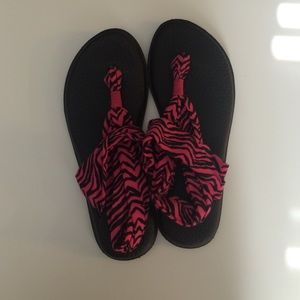 Pink zebra sanuks 🎀💓