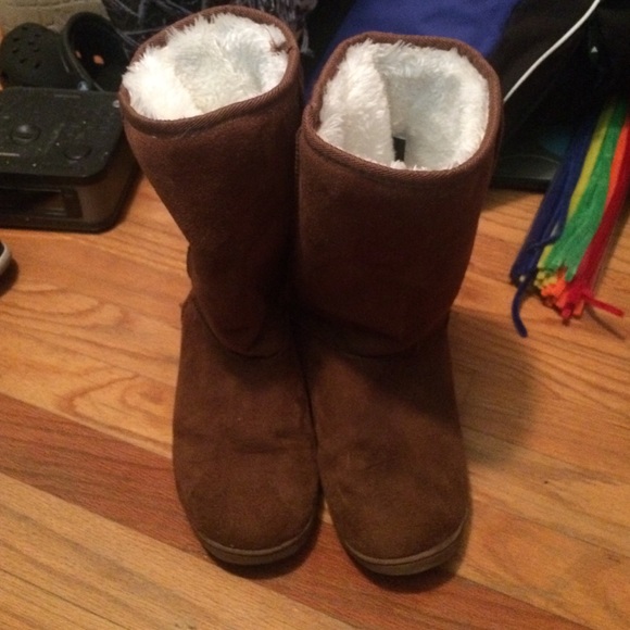 fuzzy brown boots
