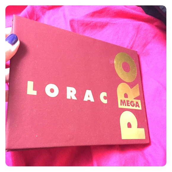 Lorac Pro 32 Color Pallet