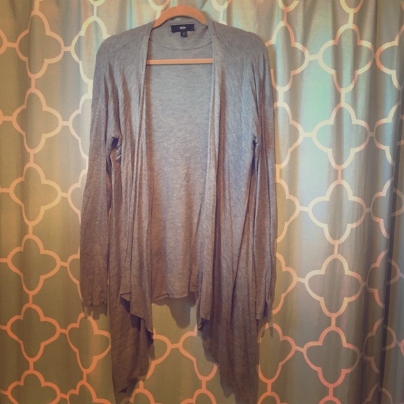 Heathered grey flowy cardigan sweater