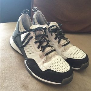 Adidas Lillard Basketball Shoes size 11