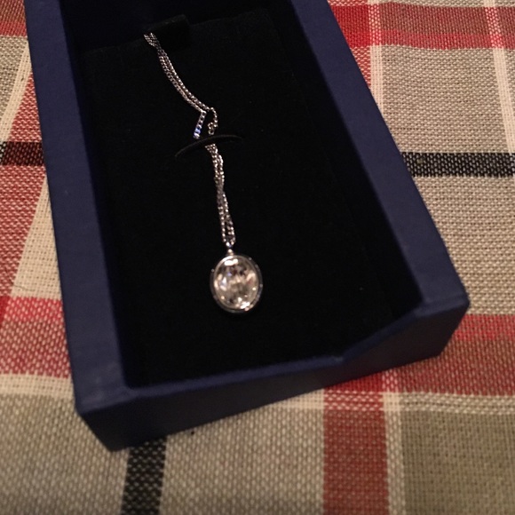 Swarovski grey laser pendent - Picture 3 of 4