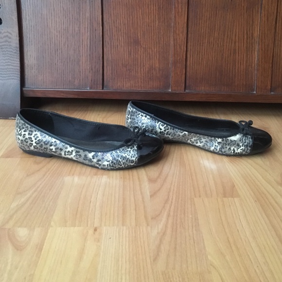 Leopard print flats