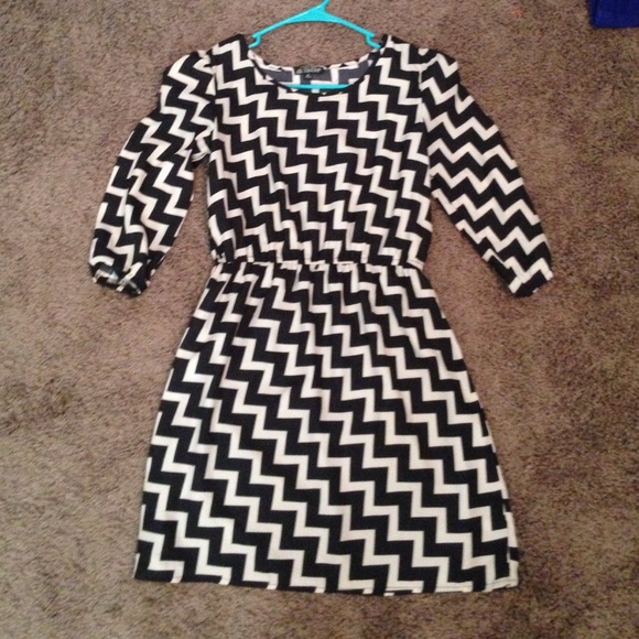 Black and Tan dress with 3/4 sleeves