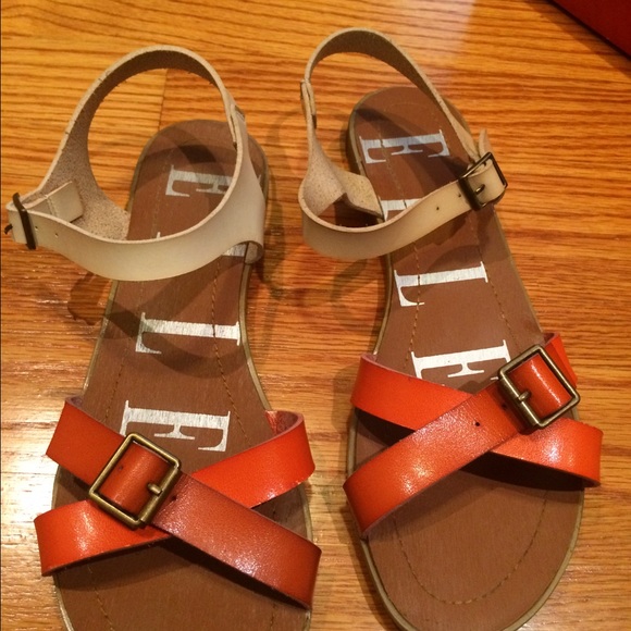 Elle Sandals