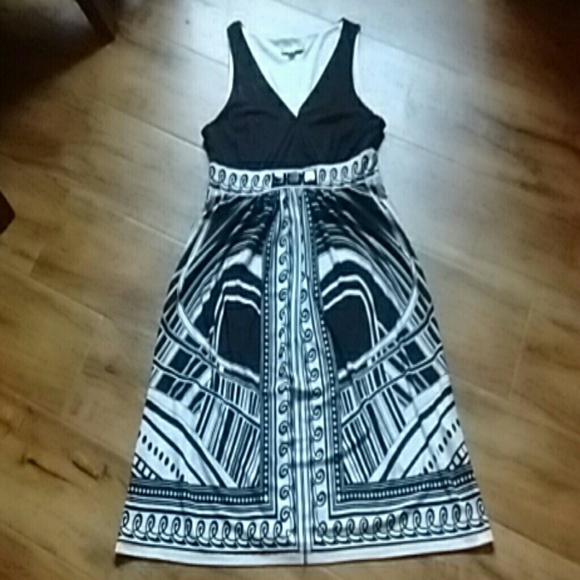Sandra Darren Dresses & Skirts - Sandra Darren dress size 6