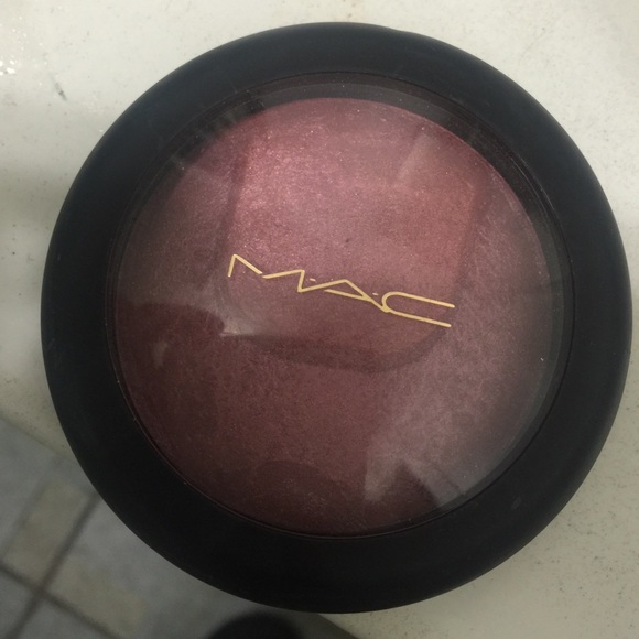 mac mineralize skin finish in scene to be seen