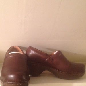 Arian clogs new in box never worn