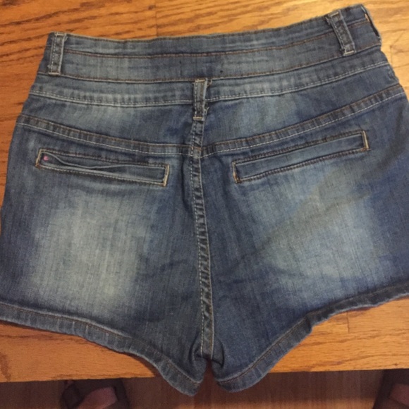 High waisted shorts - Picture 2 of 2