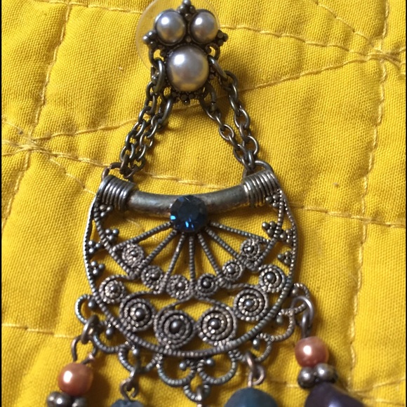 Costume dangle earrings - Picture 2 of 4