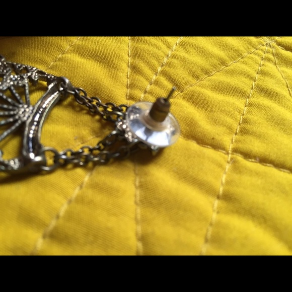 Costume dangle earrings - Picture 3 of 4