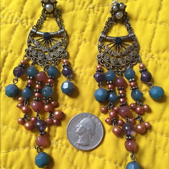 Costume dangle earrings - Picture 4 of 4