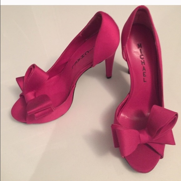 Michael pink bow heels