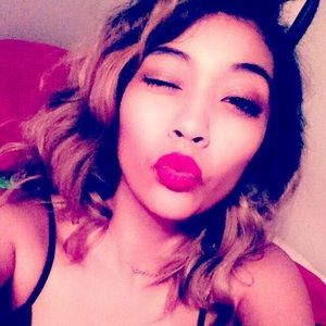 Meet your Posher, Daniela