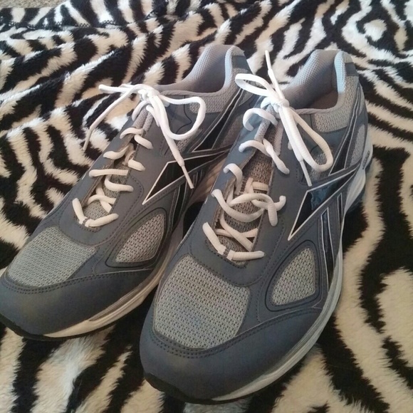 NWOT mens Reebok DMX6