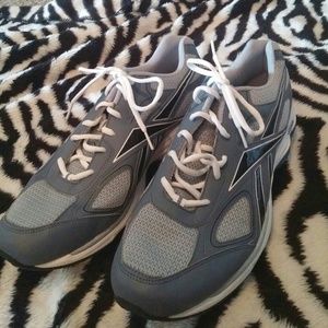 NWOT mens Reebok DMX6