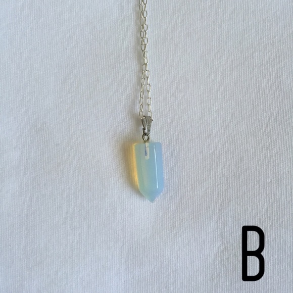 GEMSTONE OPAL NECKLACE