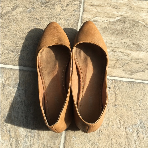 Nude flats