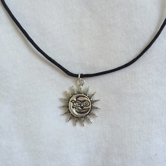 SUN/MOON CHOKER
