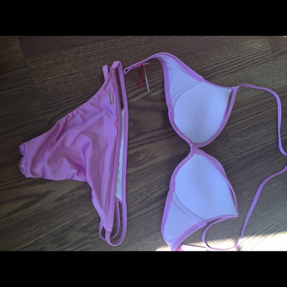 ❌SOLD❌Victoria's Secret add 2 cups Swimsuit - Picture 2 of 2