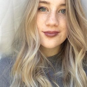 Meet your Posher, Lily