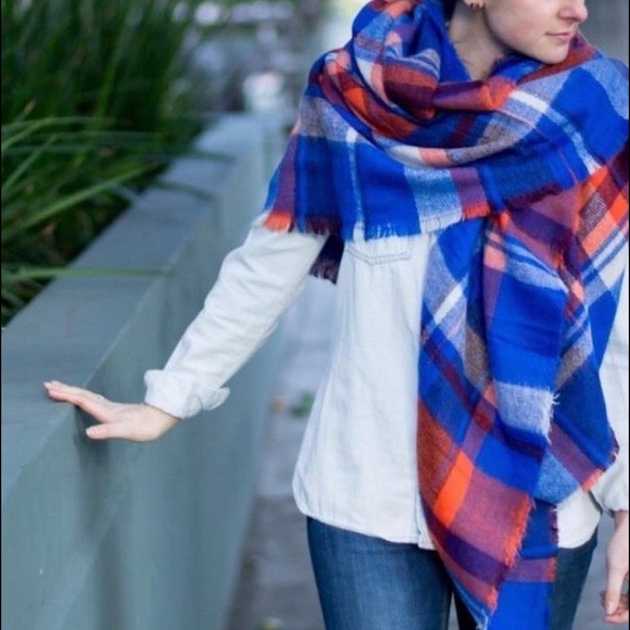 Zara Blue Platted scarf - Picture 2 of 3