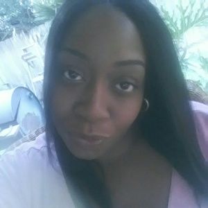 Meet your Posher, Valerie