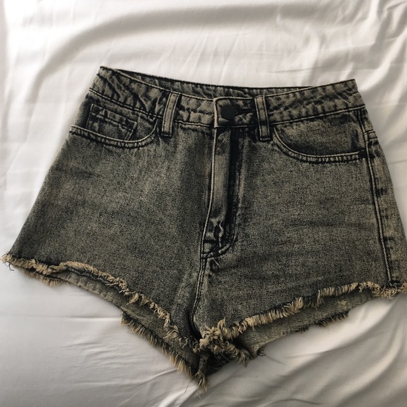 BDG high rise cheeky shorts - Picture 1 of 3