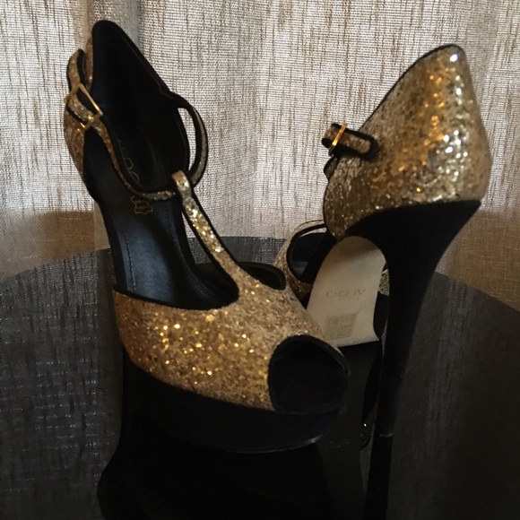 Aldo Gold  Size 8 heels