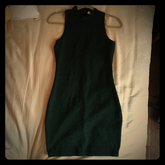 Textured emerald green body con