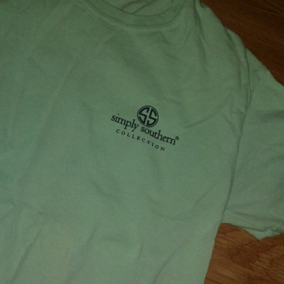 Simply Southern Tee. Size small