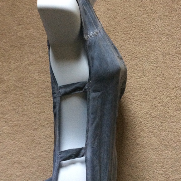 PRICE DROP Easy tunic measures 40" shoulder to hem - Picture 3 of 4