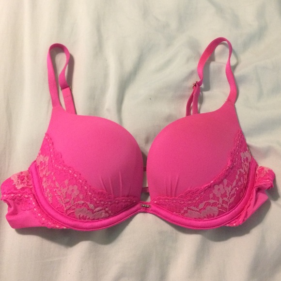 NWOT. Victoria's Secret push up bra!