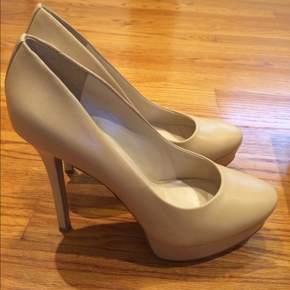 👠Nine West Leather Tan Pumps👠