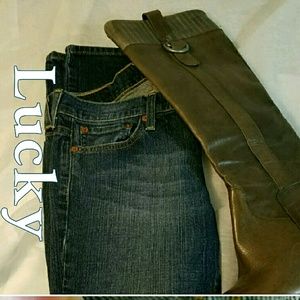 EUC Lucky brand denim straight leg jeans