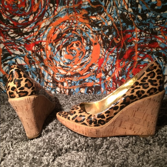 Guess - Picture 2 of 2